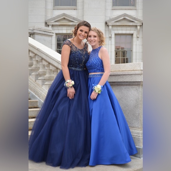 Prom dress - Picture 1 of 4